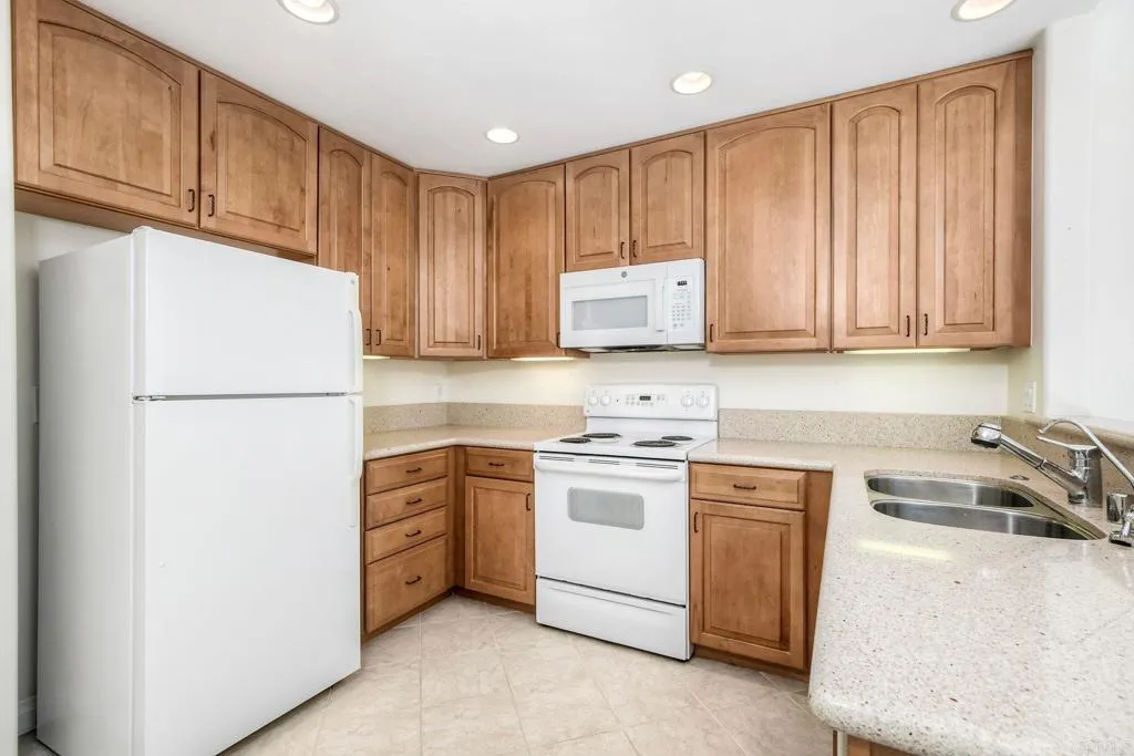 2702 Via Plato, Carlsbad, CA 92010