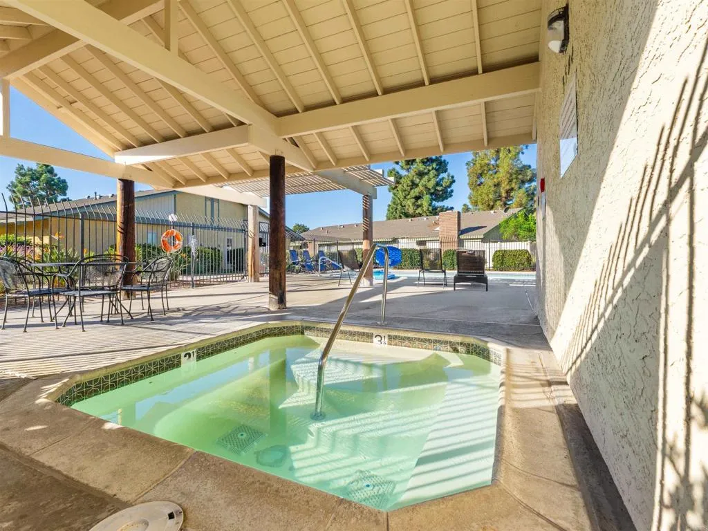631 Persimmon Way, Oceanside, CA 92058