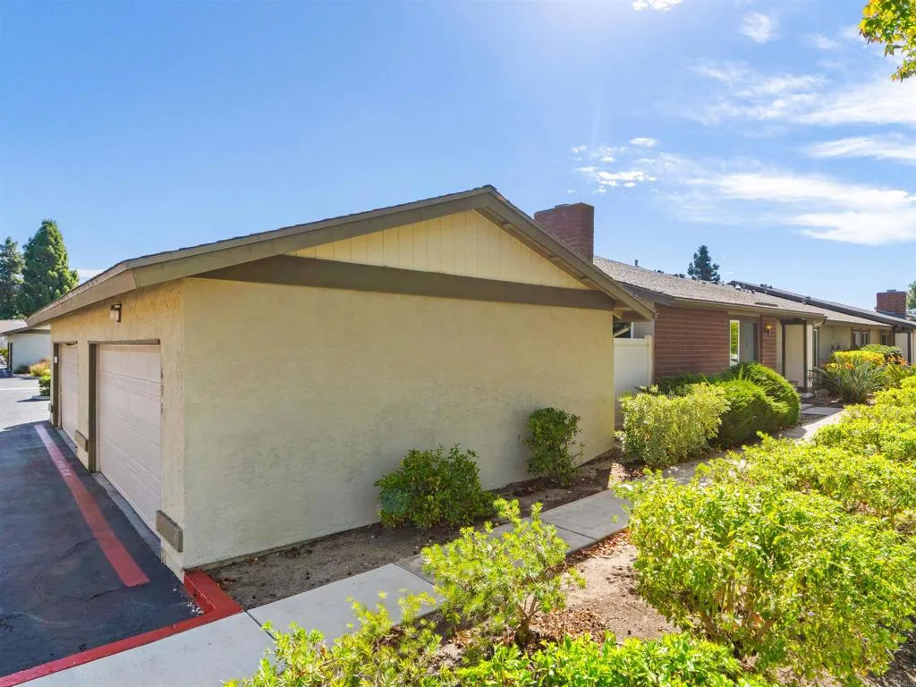 631 Persimmon Way, Oceanside, CA 92058