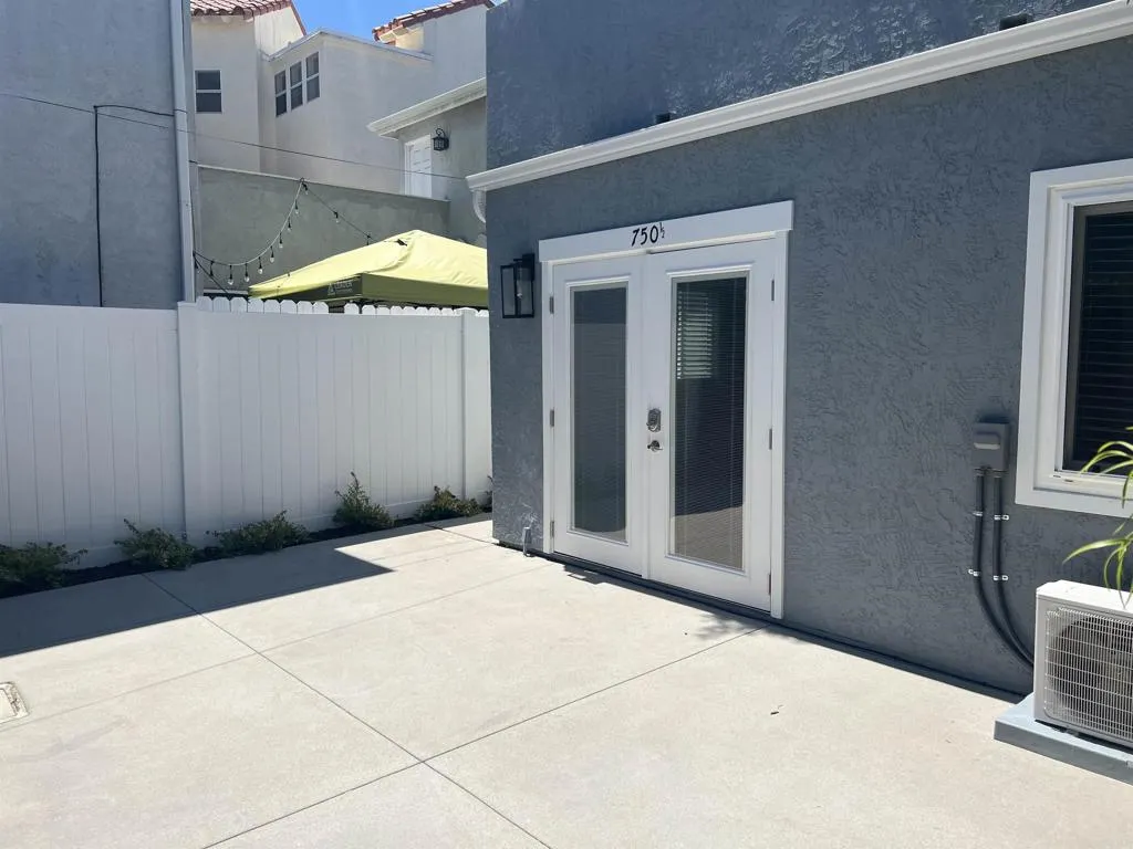 750 E Avenue