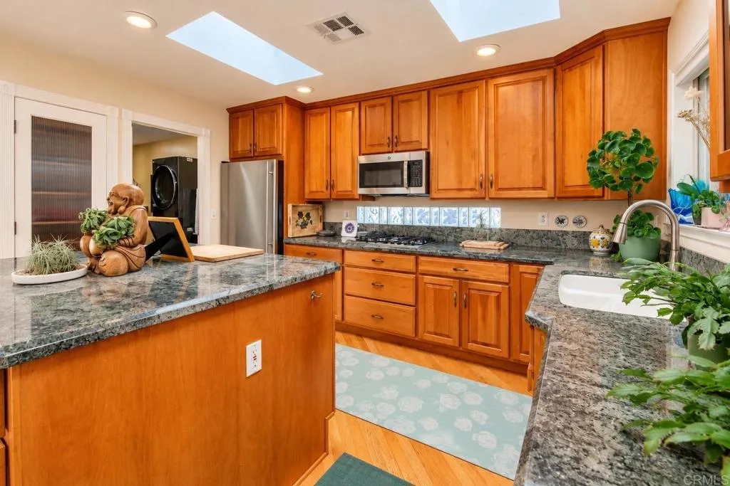 https://cdn.realtyfeed.com/cdn/127/307104158/81b63e2639b06a54ef40fa5f081dd134.webp