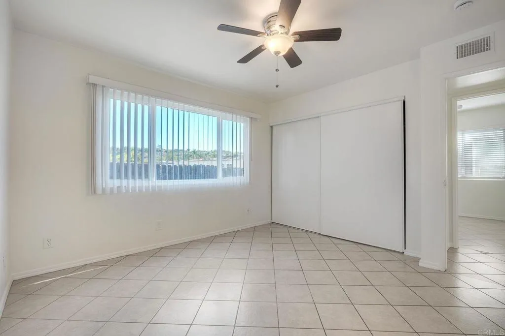 2855 Wanek Rd - J, Escondido, CA 92027