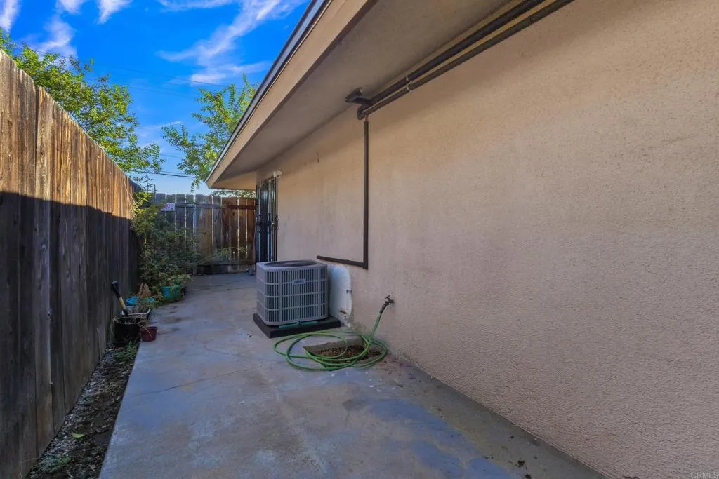 1244 E Madison Ave, #A, El Cajon, CA 92021 1244 E Madison Ave, #A, El Cajon, CA 92021