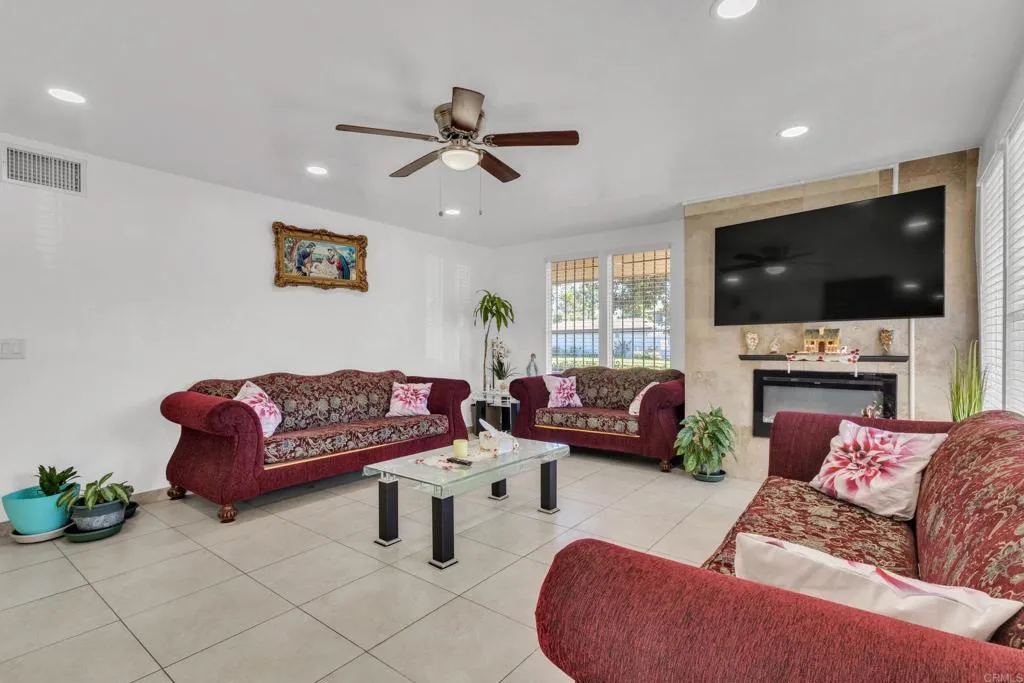 1244 E Madison Ave, #A, El Cajon, CA 92021 1244 E Madison Ave, #A, El Cajon, CA 92021