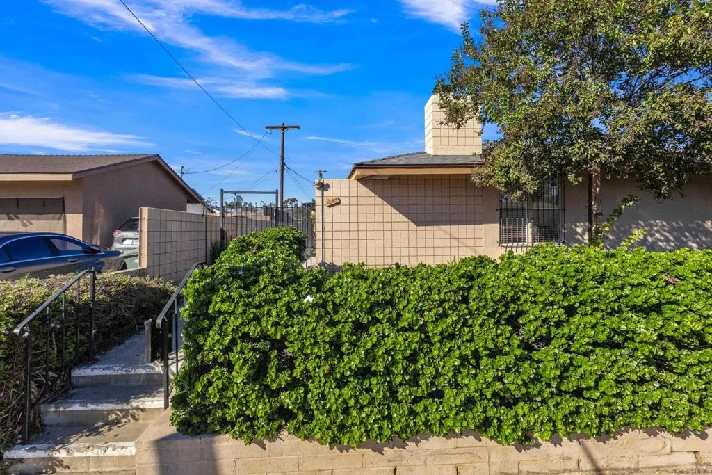 1244 E Madison Ave, #A, El Cajon, CA 92021 1244 E Madison Ave, #A, El Cajon, CA 92021