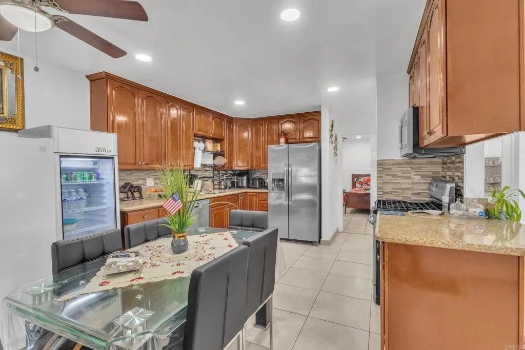 1244 E Madison Ave, #A, El Cajon, CA 92021 1244 E Madison Ave, #A, El Cajon, CA 92021