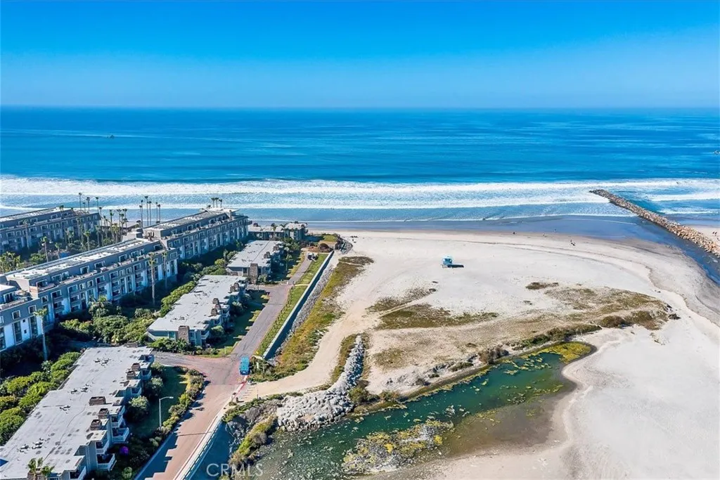 https://cdn.realtyfeed.com/cdn/127/307104214/50fd2acd65bfd66b97ec228a24cb824d.webp