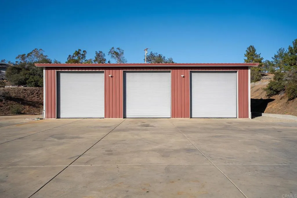 23648 OLD RANCH RD, Alpine, CA 91901 3000 sq ft shop