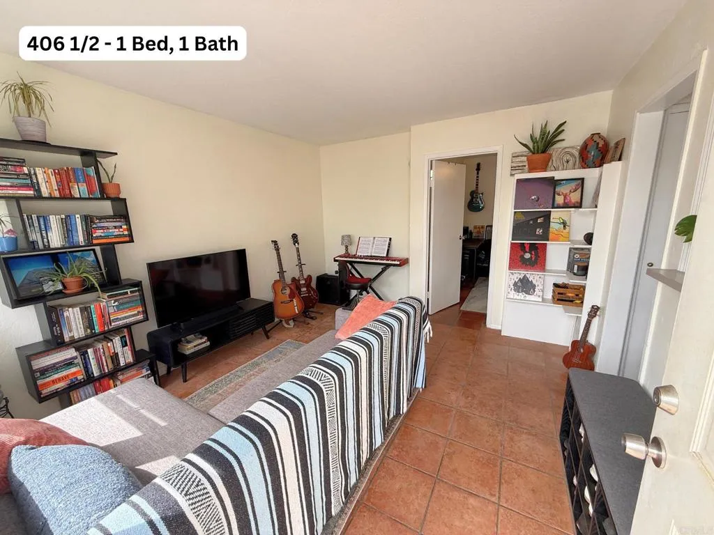 406-8 S Myers Street, Oceanside, CA 92054