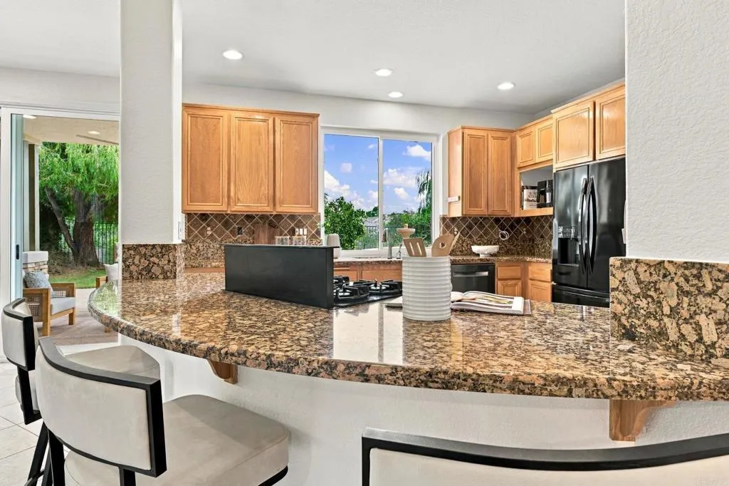 7818 Via Opuntia, Carlsbad, CA 92009 7818 Via Opuntia, Carlsbad, CA 92009