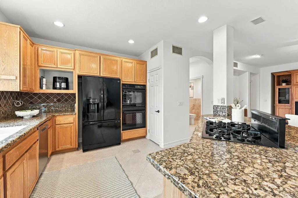7818 Via Opuntia, Carlsbad, CA 92009 7818 Via Opuntia, Carlsbad, CA 92009
