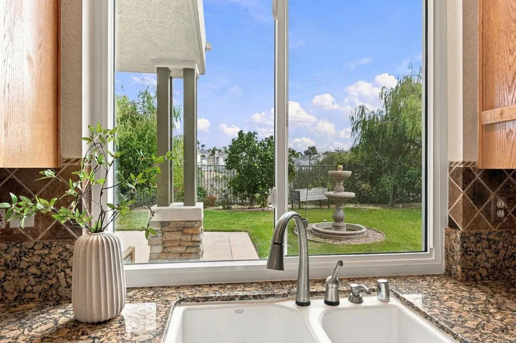 7818 Via Opuntia, Carlsbad, CA 92009 7818 Via Opuntia, Carlsbad, CA 92009