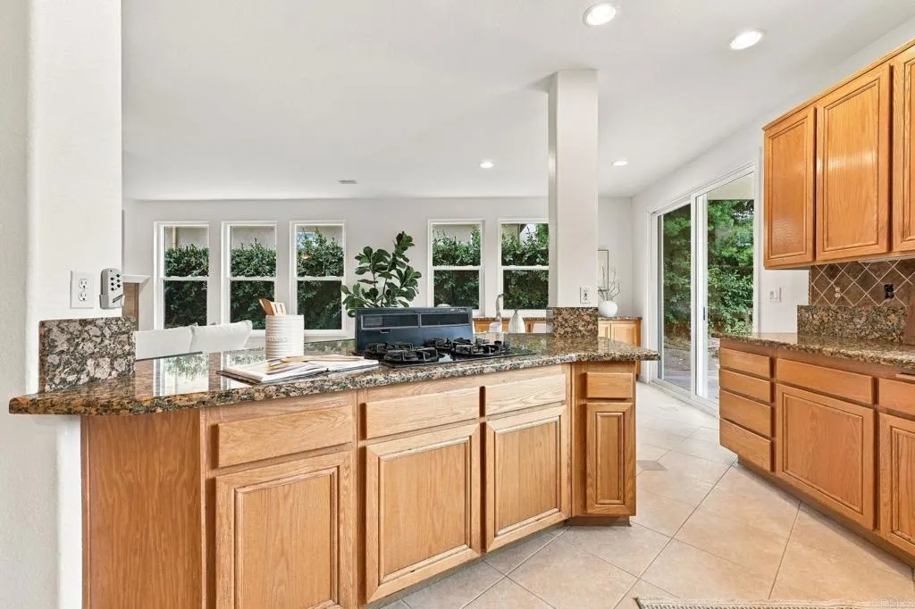 7818 Via Opuntia, Carlsbad, CA 92009 7818 Via Opuntia, Carlsbad, CA 92009