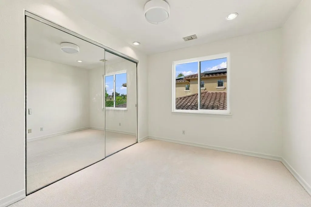 7818 Via Opuntia, Carlsbad, CA 92009 7818 Via Opuntia, Carlsbad, CA 92009