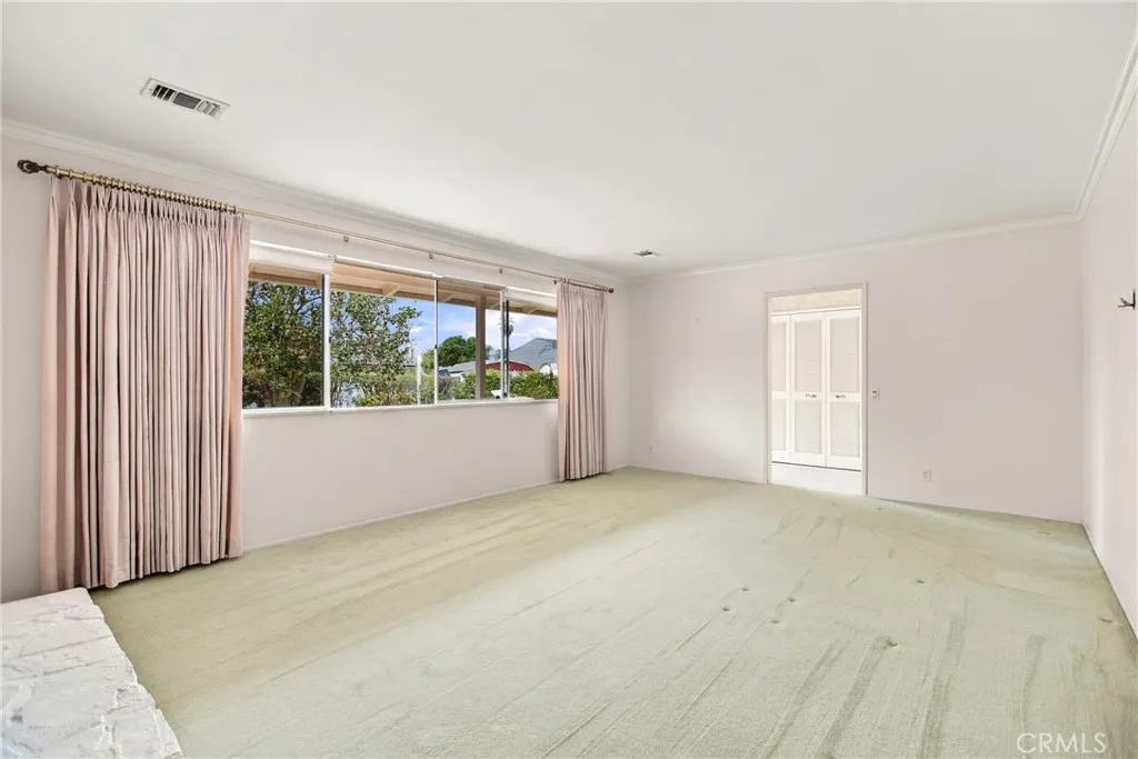 https://cdn.realtyfeed.com/cdn/127/307104371/0462d94fee703ba5d3f97bd9587eced3.webp
