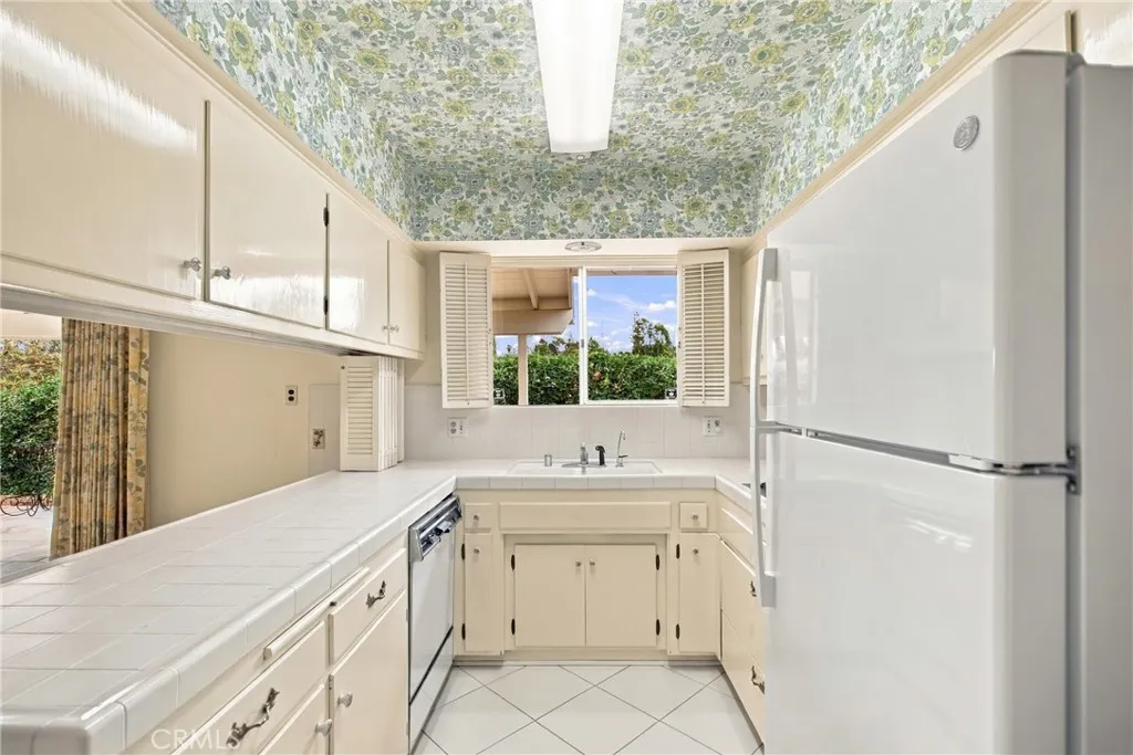 https://cdn.realtyfeed.com/cdn/127/307104371/0c2c7a642faad709c474c8de92d2c2c6.webp
