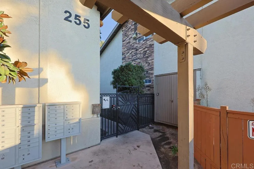 255 S 2nd Street, #6, El Cajon, CA 92019 255 S 2nd Street, #6, El Cajon, CA 92019