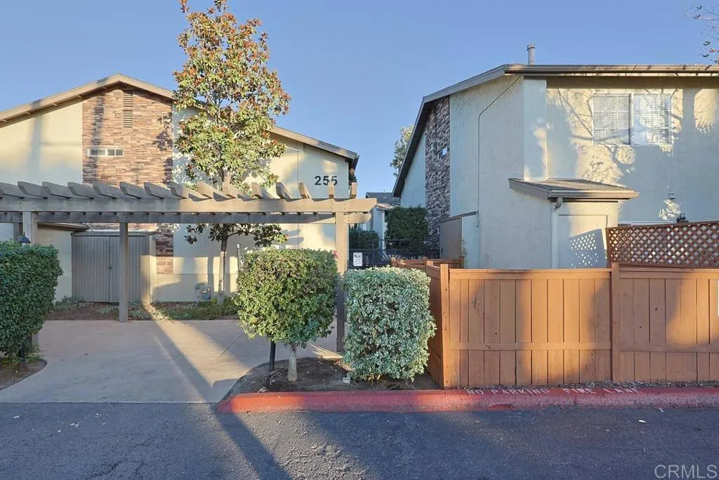 255 S 2nd Street, #6, El Cajon, CA 92019 255 S 2nd Street, #6, El Cajon, CA 92019
