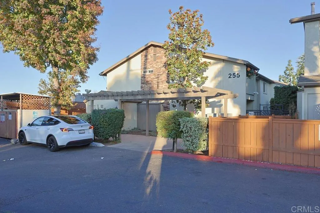 255 S 2nd Street, #6, El Cajon, CA 92019 255 S 2nd Street, #6, El Cajon, CA 92019