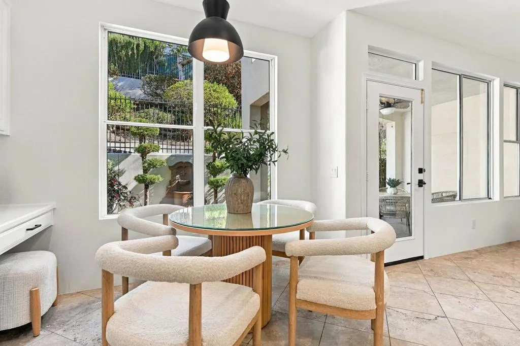 https://cdn.realtyfeed.com/cdn/127/307104377/2fa92919fc0f6e8cd50bbf872de39e17.webp