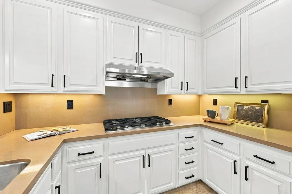 https://cdn.realtyfeed.com/cdn/127/307104377/d62199ef331a2060ec6a4472e8257211.webp