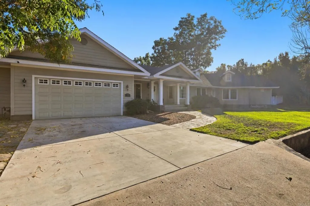 1521 Donita Drive, El Cajon, CA 92020 1521 Donita Drive, El Cajon, CA 92020