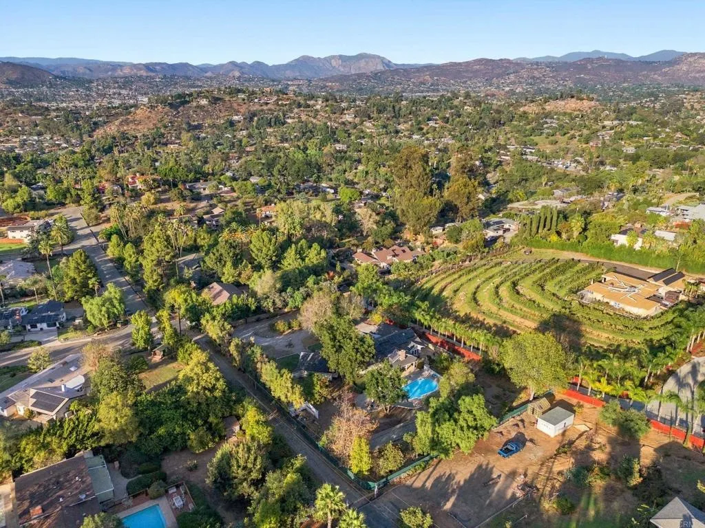 1521 Donita Drive, El Cajon, CA 92020 1521 Donita Drive, El Cajon, CA 92020