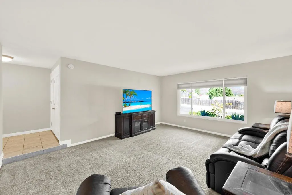 10432 Timberlane Way, Santee, CA 92071