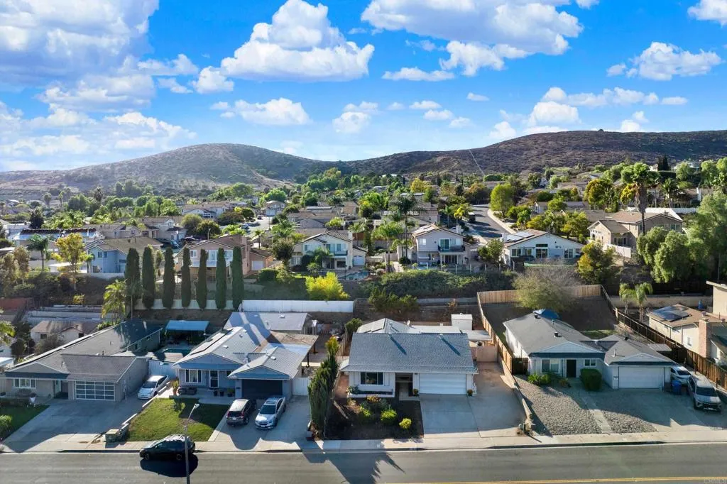 10432 Timberlane Way, Santee, CA 92071