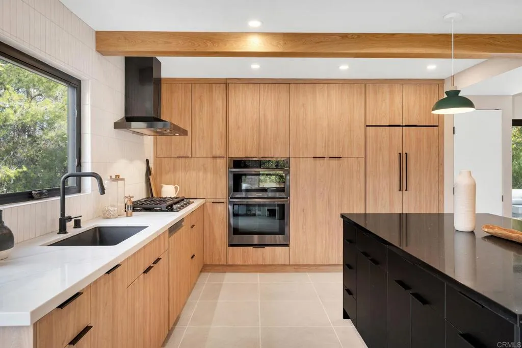 https://cdn.realtyfeed.com/cdn/127/307104456/7c9c1d12fe8f8a1bdf7dfe45f2960d1c.webp
