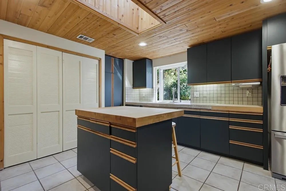 472 E Kalmia Street, Fallbrook, CA 92028 472 E Kalmia Street, Fallbrook, CA 92028