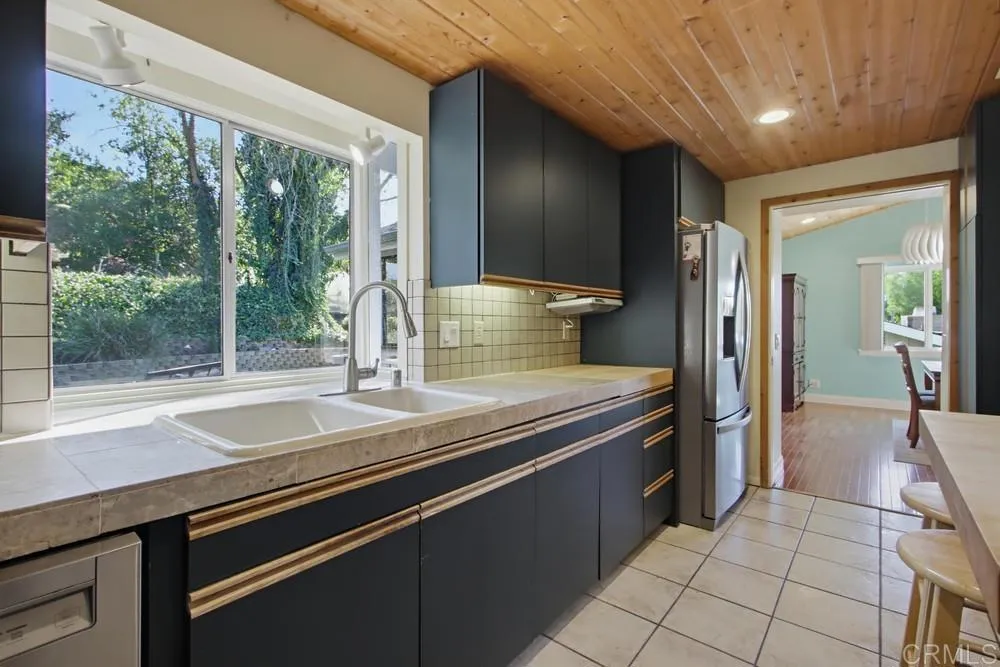472 E Kalmia Street, Fallbrook, CA 92028 472 E Kalmia Street, Fallbrook, CA 92028