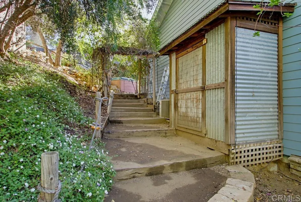 472 E Kalmia Street, Fallbrook, CA 92028 472 E Kalmia Street, Fallbrook, CA 92028