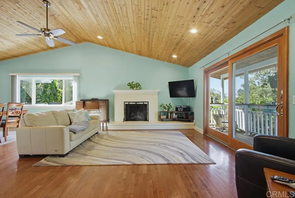 472 E Kalmia Street, Fallbrook, CA 92028 472 E Kalmia Street, Fallbrook, CA 92028