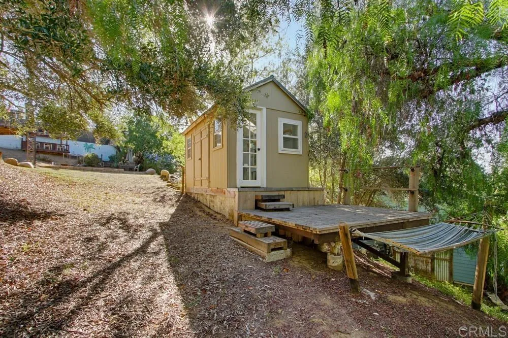472 E Kalmia Street, Fallbrook, CA 92028 472 E Kalmia Street, Fallbrook, CA 92028