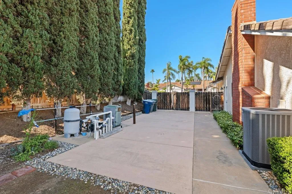 2321 Cortina Circle, Escondido, CA 92029 2321 Cortina Circle, Escondido, CA 92029