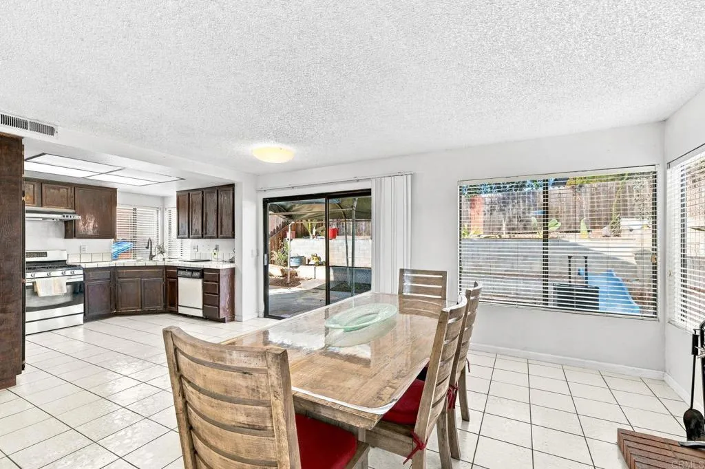 https://cdn.realtyfeed.com/cdn/127/307104739/1aaac5c2ad57fecb57c1c9d9bb783d09.webp