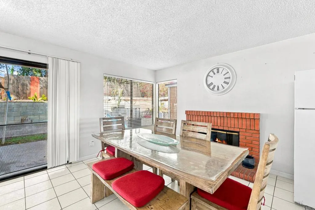 https://cdn.realtyfeed.com/cdn/127/307104739/6af9250a5c8e62bacdf6708a1bd6dd4a.webp