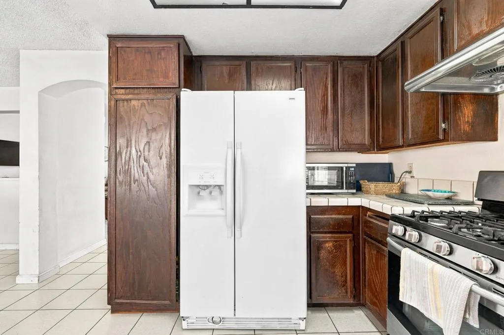 https://cdn.realtyfeed.com/cdn/127/307104739/a1da6e7a9626b45e107d56de7d4ee82b.webp