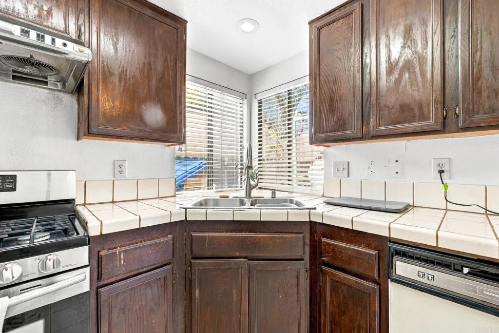 https://cdn.realtyfeed.com/cdn/127/307104739/c83e3910932ef11ea9354fff08af1c4e.webp