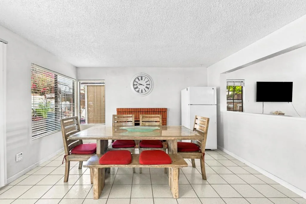https://cdn.realtyfeed.com/cdn/127/307104739/ca12a588c3731881d201ca6a4b03c604.webp