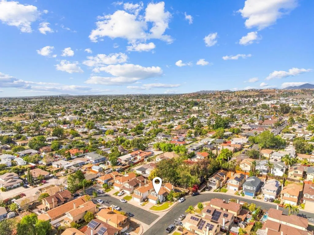 https://cdn.realtyfeed.com/cdn/127/307104739/cfe12f6bae4ac55763ef57e8f583fb7f.webp