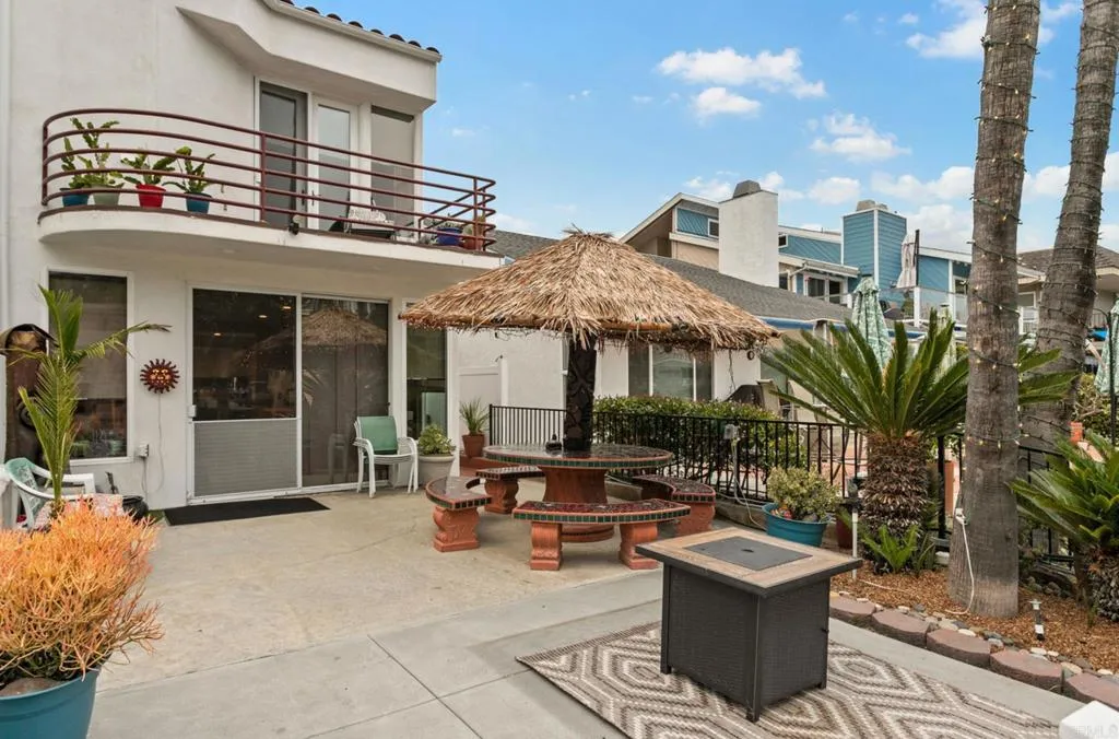 https://cdn.realtyfeed.com/cdn/127/307104779/1e131d8cd9fc8b74fb1af4bd6ad62ce4.webp