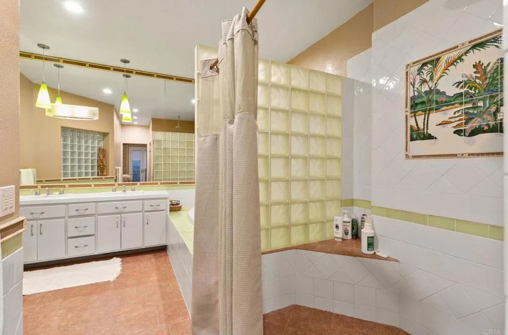 https://cdn.realtyfeed.com/cdn/127/307104779/44bd95c5f75b376d13e97da4946ba013.webp