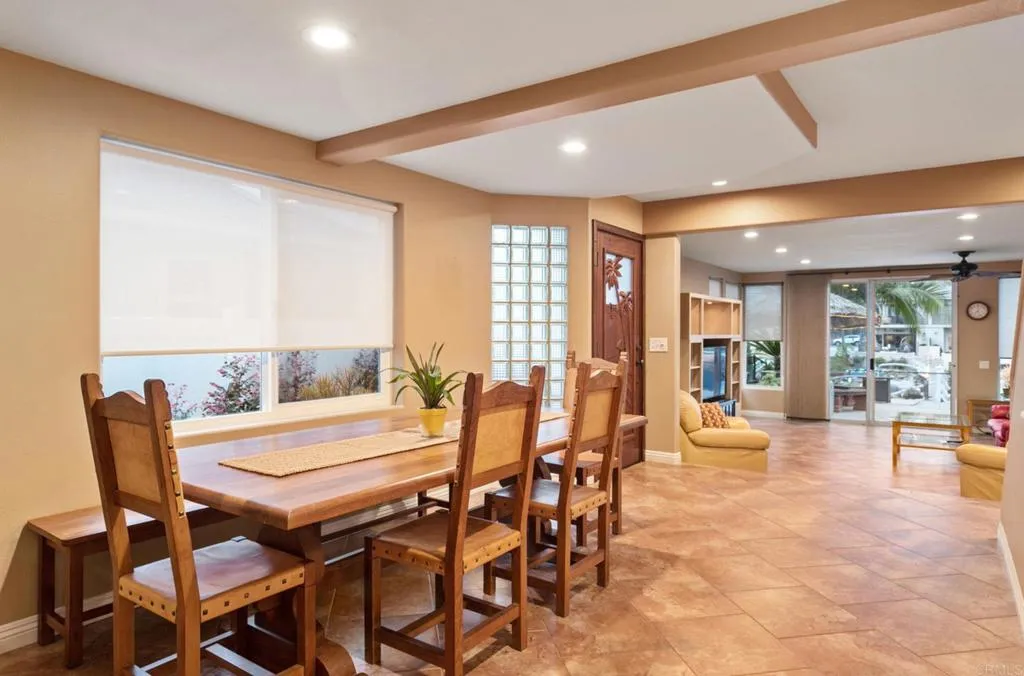 https://cdn.realtyfeed.com/cdn/127/307104779/e5d5f5630b00a30c1fa0e5960aac1194.webp