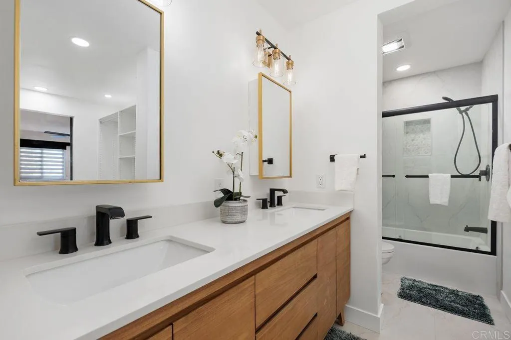 2607 Pirineos Way, #114, Carlsbad, CA 92009