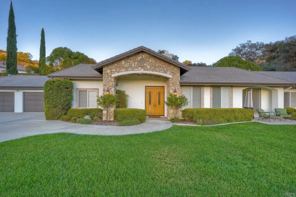 2710 Gird Road, Fallbrook, CA 92028