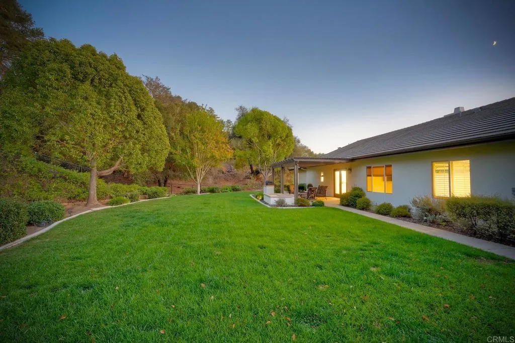 2710 Gird Road, Fallbrook, CA 92028