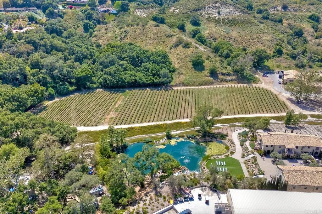 2710 Gird Road, Fallbrook, CA 92028