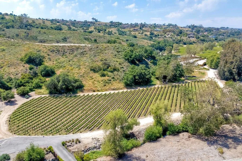 2710 Gird Road, Fallbrook, CA 92028